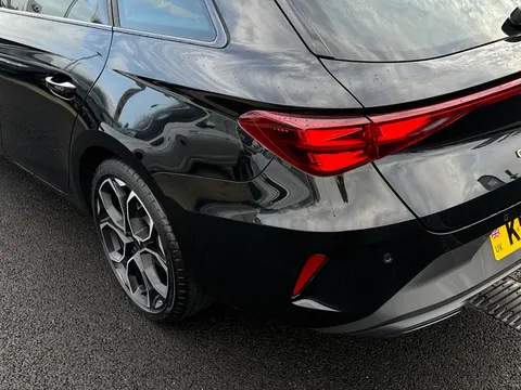 KP25JPU CUPRA Leon 1.5 eTSI 150 V1 5dr DSG Thumbnail #15