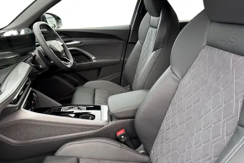 DF75PZD Audi Q5 2.0 TDI Edition 1 S Tronic quattro Euro 6 (s/s) 5dr Thumbnail #15