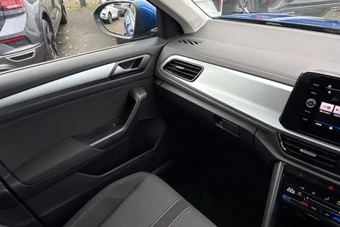 AP25FFA Volkswagen T-Roc 1.5 TSI Match 5dr DSG | Rear Camera | App Connect Thumbnail #19