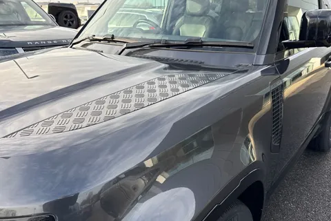 21 of 48 for Land Rover Defender 90 3.0 D300 X-Dynamic HSE 3dr