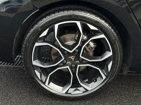 KP25JPU CUPRA Leon 1.5 eTSI 150 V1 5dr DSG Thumbnail #22