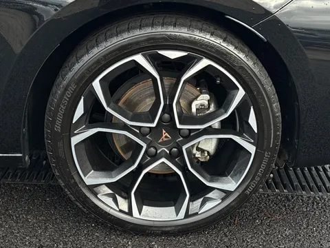KP25JPU CUPRA Leon 1.5 eTSI 150 V1 5dr DSG Thumbnail #23