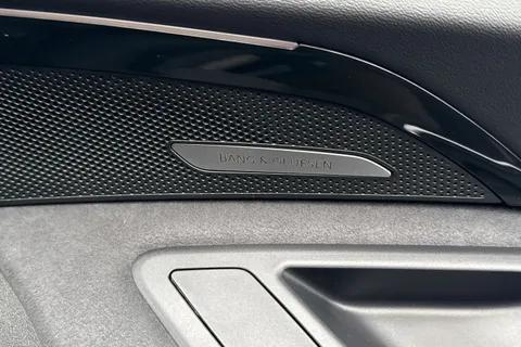 DF75PZD Audi Q5 2.0 TDI Edition 1 S Tronic quattro Euro 6 (s/s) 5dr Thumbnail #24