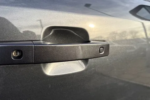 30 of 48 for Land Rover Defender 90 3.0 D300 X-Dynamic HSE 3dr