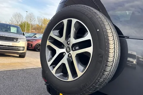 31 of 48 for Land Rover Defender 90 3.0 D300 X-Dynamic HSE 3dr