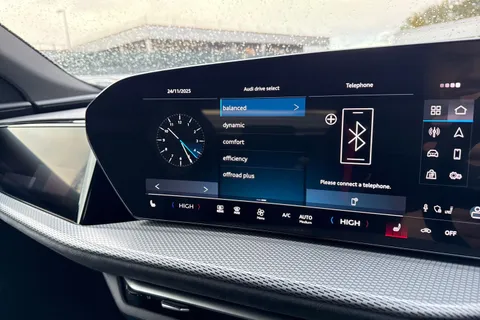 DF75PZD Audi Q5 2.0 TDI Edition 1 S Tronic quattro Euro 6 (s/s) 5dr Thumbnail #33