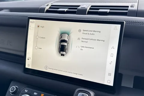 40 of 48 for Land Rover Defender 90 3.0 D300 X-Dynamic HSE 3dr