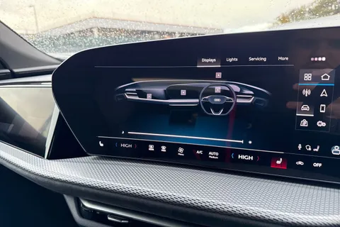 DF75PZD Audi Q5 2.0 TDI Edition 1 S Tronic quattro Euro 6 (s/s) 5dr Thumbnail #40