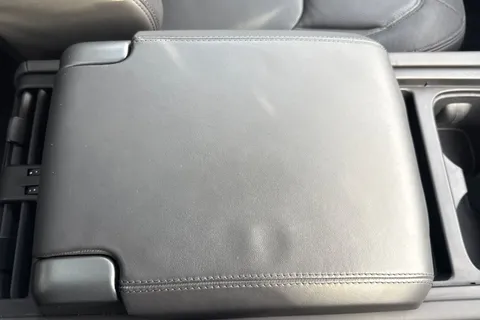 45 of 48 for Land Rover Defender 90 3.0 D300 X-Dynamic HSE 3dr