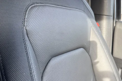 47 of 48 for Land Rover Defender 90 3.0 D300 X-Dynamic HSE 3dr