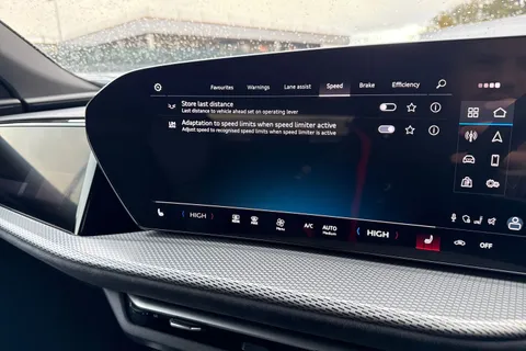 DF75PZD Audi Q5 2.0 TDI Edition 1 S Tronic quattro Euro 6 (s/s) 5dr Thumbnail #46