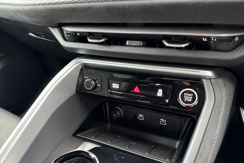 DF75PZD Audi Q5 2.0 TDI Edition 1 S Tronic quattro Euro 6 (s/s) 5dr Thumbnail #54