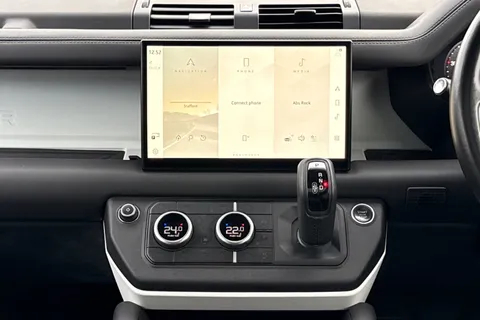 DL22GLK Land Rover Defender 90 3.0 D250 X-Dynamic HSE 3dr Thumbnail #14