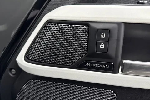DL22GLK Land Rover Defender 90 3.0 D250 X-Dynamic HSE 3dr Thumbnail #24