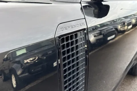 DL22GLK Land Rover Defender 90 3.0 D250 X-Dynamic HSE 3dr Thumbnail #28