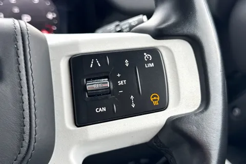 DL22GLK Land Rover Defender 90 3.0 D250 X-Dynamic HSE 3dr Thumbnail #32
