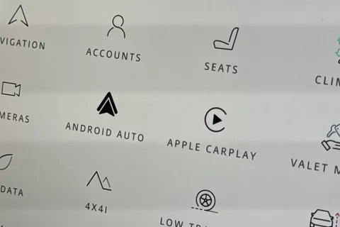 DL22GLK Land Rover Defender 90 3.0 D250 X-Dynamic HSE 3dr Thumbnail #34