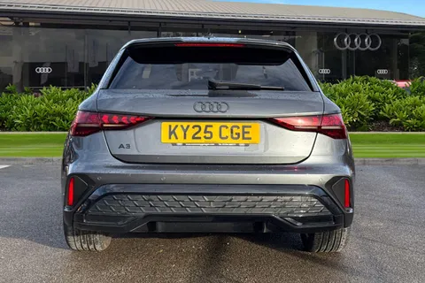 KY25CGE Audi A3 Black Edition 35 TFSI  150 PS S tronic Thumbnail #4