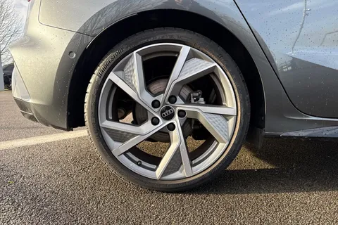 KY25CGE Audi A3 Black Edition 35 TFSI  150 PS S tronic Thumbnail #10