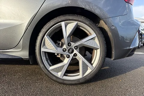 KY25CGE Audi A3 Black Edition 35 TFSI  150 PS S tronic Thumbnail #11