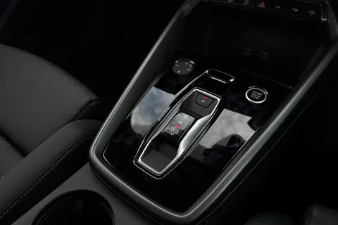 KY25CGE Audi A3 Black Edition 35 TFSI  150 PS S tronic Thumbnail #22