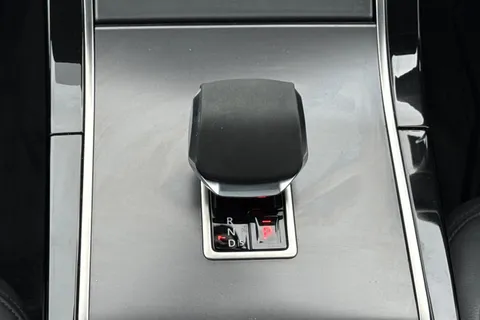 14 of 49 for Land Rover Range Rover Velar 2.0 D200 Dynamic SE 5dr