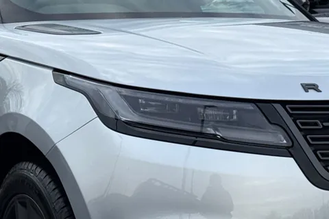 18 of 49 for Land Rover Range Rover Velar 2.0 D200 Dynamic SE 5dr