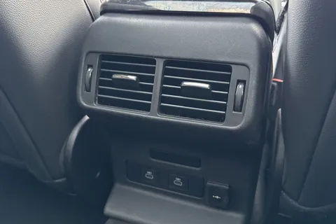 19 of 49 for Land Rover Range Rover Velar 2.0 D200 Dynamic SE 5dr