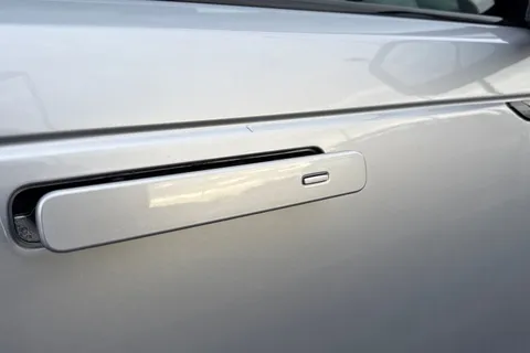 30 of 49 for Land Rover Range Rover Velar 2.0 D200 Dynamic SE 5dr