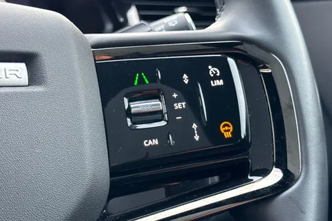 33 of 49 for Land Rover Range Rover Velar 2.0 D200 Dynamic SE 5dr