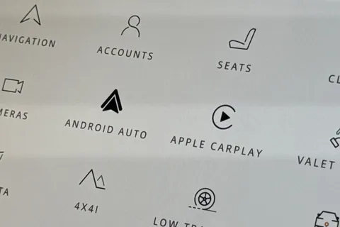 36 of 49 for Land Rover Range Rover Velar 2.0 D200 Dynamic SE 5dr