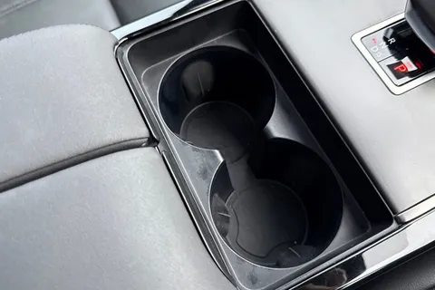 44 of 49 for Land Rover Range Rover Velar 2.0 D200 Dynamic SE 5dr