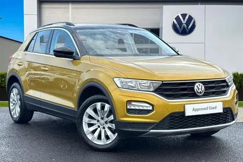 CP19CCU Volkswagen T-Roc 1.5 TSI EVO SE 5dr Thumbnail #1