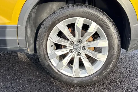 CP19CCU Volkswagen T-Roc 1.5 TSI EVO SE 5dr Thumbnail #9