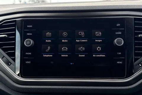 CP19CCU Volkswagen T-Roc 1.5 TSI EVO SE 5dr Thumbnail #16