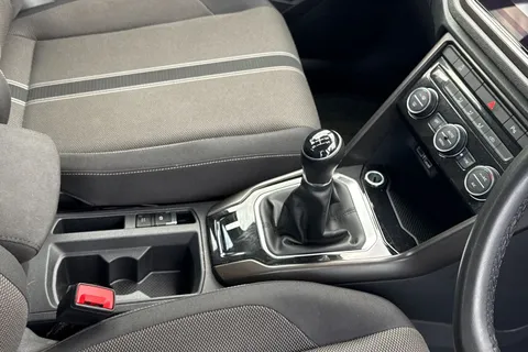 CP19CCU Volkswagen T-Roc 1.5 TSI EVO SE 5dr Thumbnail #22