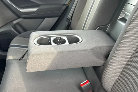 CP19CCU Volkswagen T-Roc 1.5 TSI EVO SE 5dr Thumbnail #27