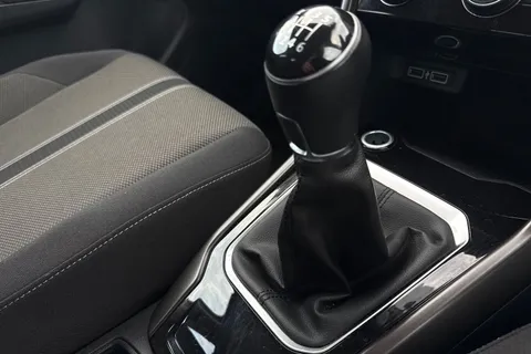 CP19CCU Volkswagen T-Roc 1.5 TSI EVO SE 5dr Thumbnail #36