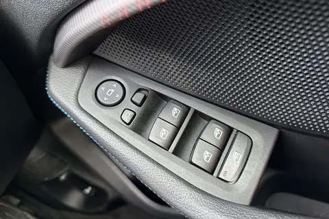 HJ72LBL BMW 2 Series Gran Coupe 1.5 218i M Sport DCT Euro 6 (s/s) 4dr Thumbnail #38