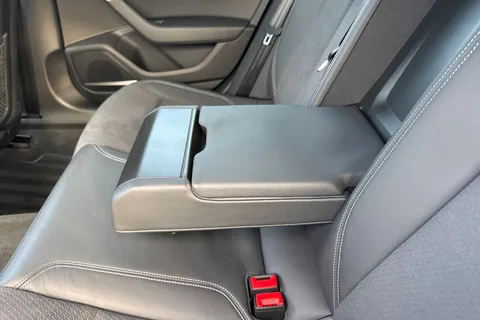 PK74VKX Audi A6 Avant Avant Black Edition 40 TDI quattro 204 PS S tronic Thumbnail #41