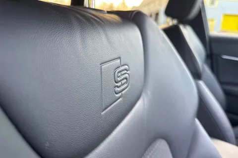 PK74VKX Audi A6 Avant Avant Black Edition 40 TDI quattro 204 PS S tronic Thumbnail #46