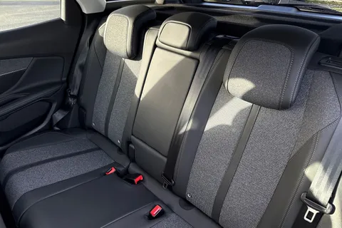 HY70OXT PEUGEOT 3008 1.2 PureTech Allure Euro 6 (s/s) 5dr Thumbnail #18