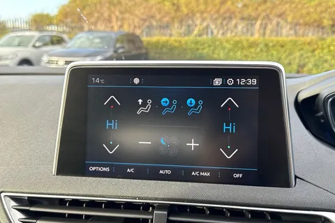 HY70OXT PEUGEOT 3008 1.2 PureTech Allure Euro 6 (s/s) 5dr Thumbnail #21