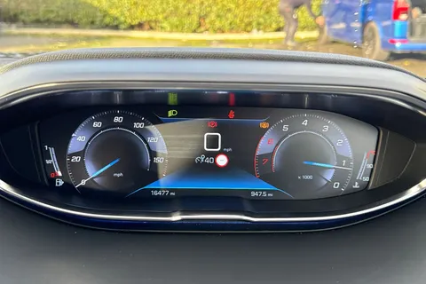 HY70OXT PEUGEOT 3008 1.2 PureTech Allure Euro 6 (s/s) 5dr Thumbnail #40