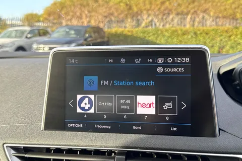 HY70OXT PEUGEOT 3008 1.2 PureTech Allure Euro 6 (s/s) 5dr Thumbnail #43