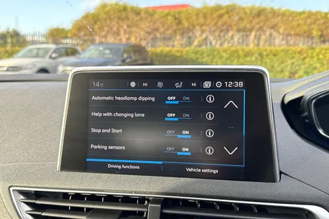 HY70OXT PEUGEOT 3008 1.2 PureTech Allure Euro 6 (s/s) 5dr Thumbnail #49