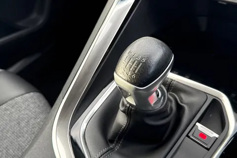 HY70OXT PEUGEOT 3008 1.2 PureTech Allure Euro 6 (s/s) 5dr Thumbnail #55