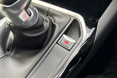 HY70OXT PEUGEOT 3008 1.2 PureTech Allure Euro 6 (s/s) 5dr Thumbnail #56