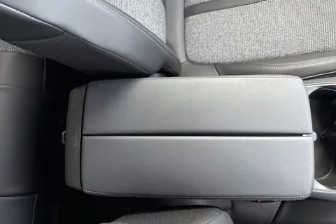 HY70OXT PEUGEOT 3008 1.2 PureTech Allure Euro 6 (s/s) 5dr Thumbnail #58