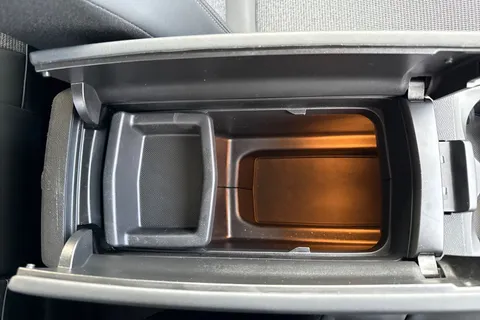 HY70OXT PEUGEOT 3008 1.2 PureTech Allure Euro 6 (s/s) 5dr Thumbnail #59